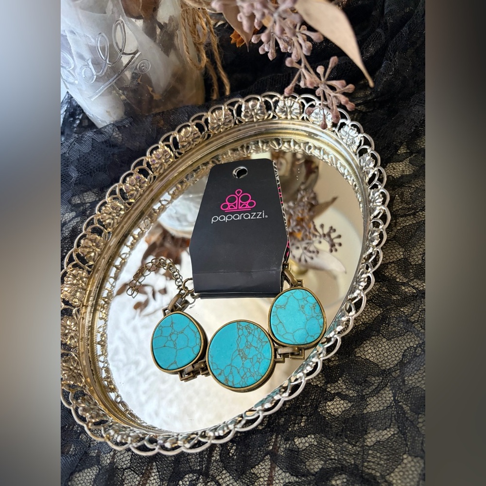 Paparazzi Turquoise Bracelet